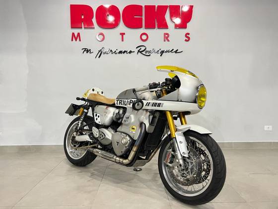 TRIUMPH THRUXTON R TRIUMPH THRUXTON R